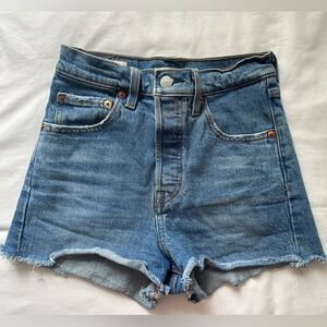 Levi’s Ribcage Shorts